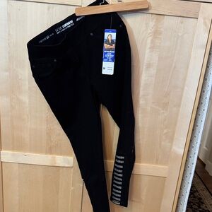 Peter Nygard Black Skinny Jeans